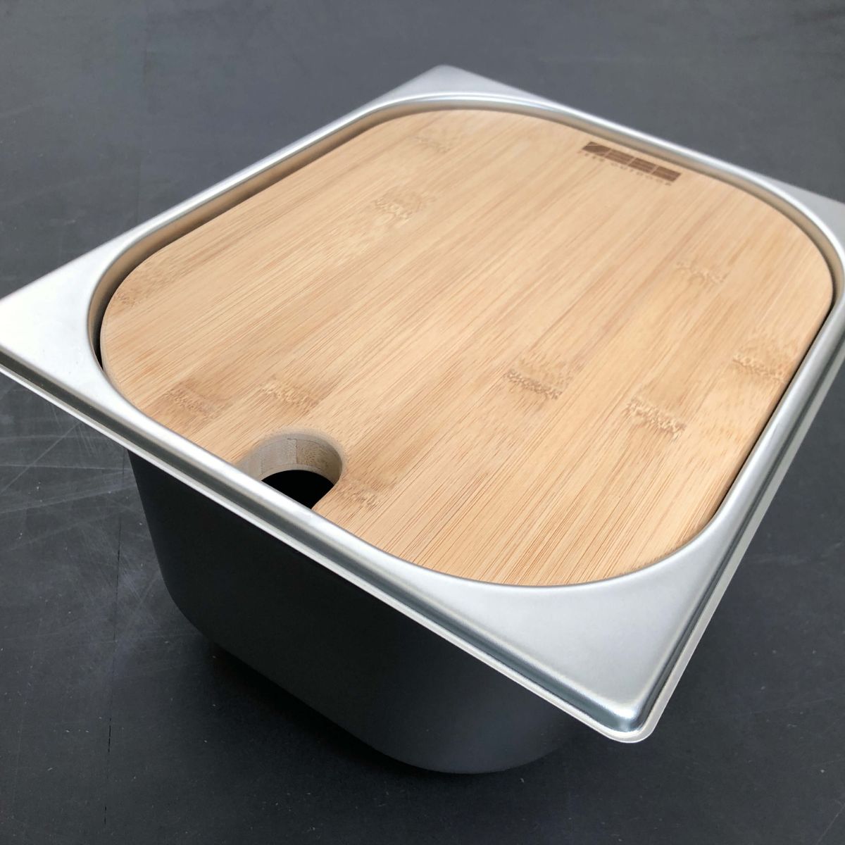 Spülenabdeckung mit Schneidebrettfunktion